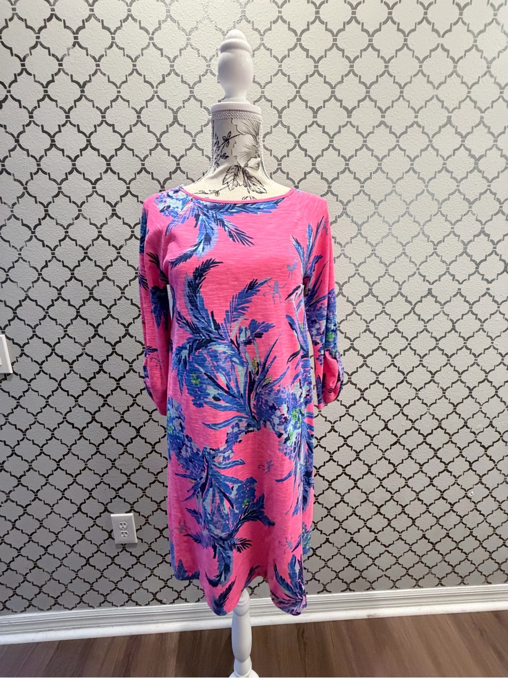 Lilly Pulitzer Pink Tropical Print Shift Dress Size Small 3/4 Sleeve Resort